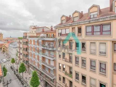 Pis de 94 m² a Oviedo
