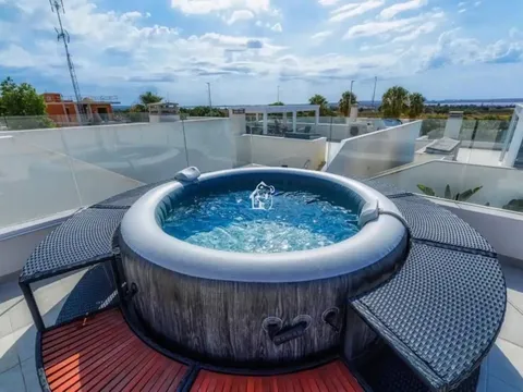 Casa de 400 m² a Los Montesinos (2/25)