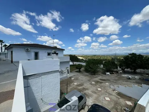 Casa de 320 m² en Manises