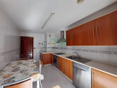 Wohnung 98 m² in Ourense