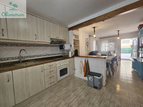 Casa de 100 m² a Oliva