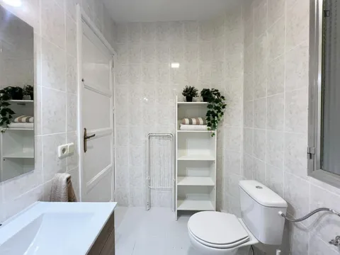 Quarto para alugar, Madrid (3/16)