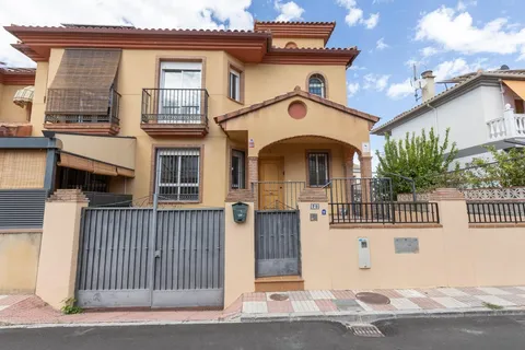 Pis de 158 m² a Gójar