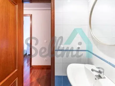 Piso de 77 m² en Oviedo