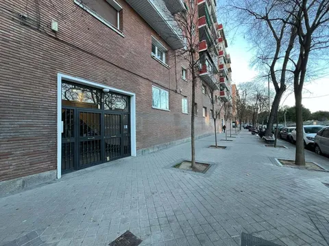 Кімната в оренду, Madrid