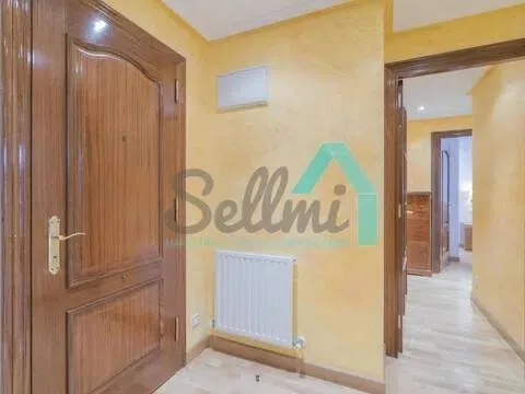 Pis de 83 m² a Oviedo