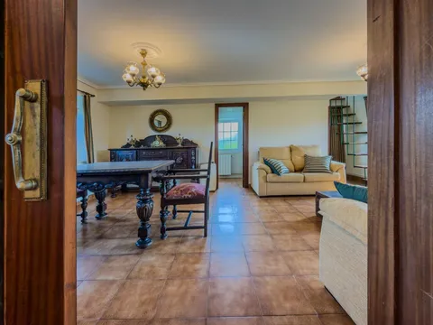 Casa de 226 m² a Camargo