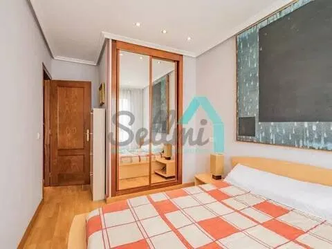 Pis de 48 m² a Oviedo
