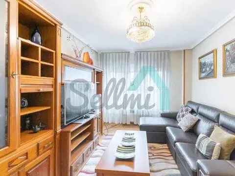 Piso de 80 m² en Oviedo