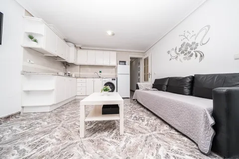 Pis de 62 m² a Dolores (3/28)