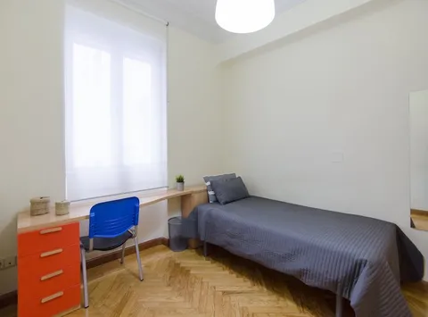 Кімната в оренду, Madrid