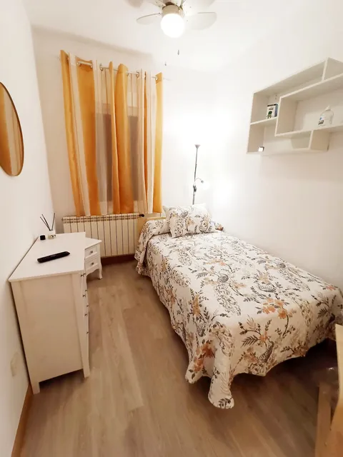 Кімната в оренду, Madrid