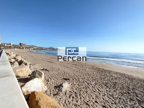 Casa de 150 m² a el Campello