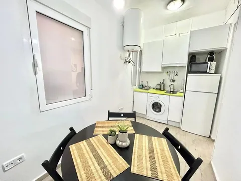 Flat 35 m² in Madrid (2/9)