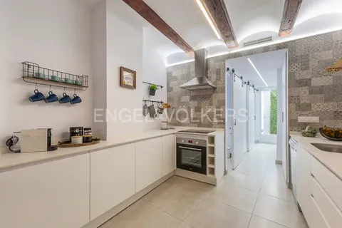 Flat 80 m² in Valencia (2/34)