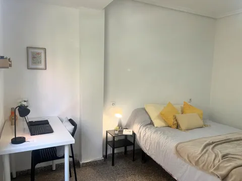 Chambre à louer, Valence