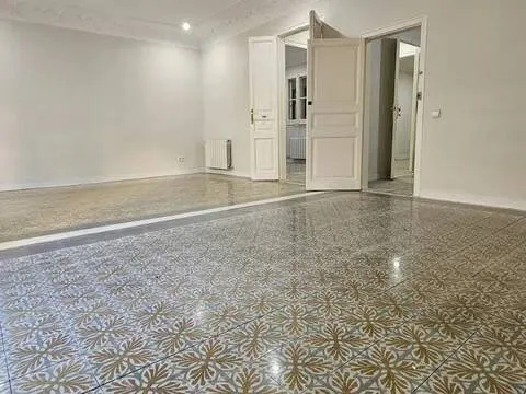 Piso de 220 m² en Barcelona (2/29)