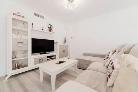 Piso de 271 m² en la Pobla de Vallbona (4/38)