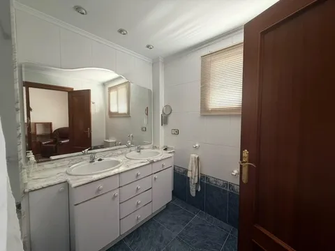Casa de 236 m² a Rafelbunyol