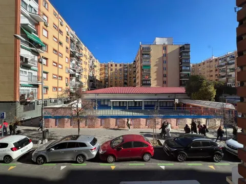 Кімната в оренду, Madrid
