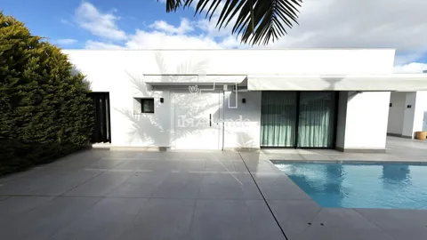 Casa de 595 m² a Santa Eulària des Riu (3/99)