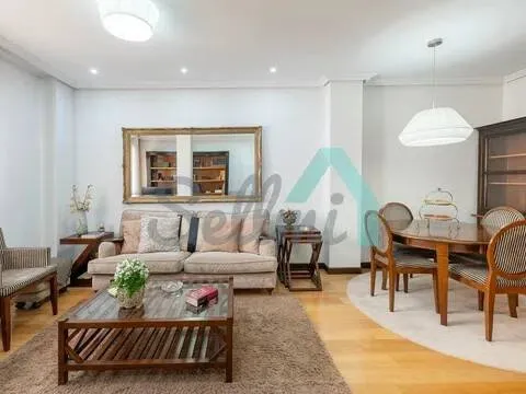 Pis de 92 m² a Oviedo