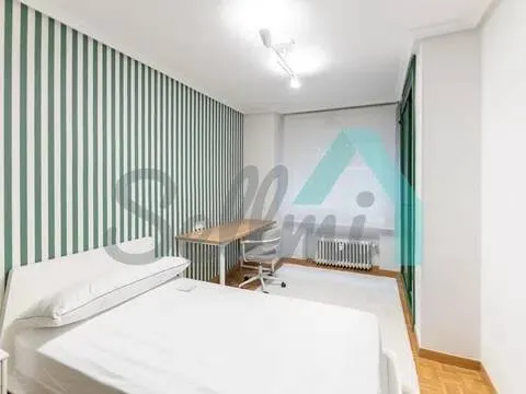 Pis de 83 m² a Oviedo