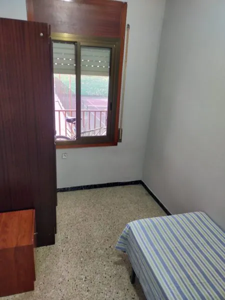Habitació de lloguer, Calafell (2/5)
