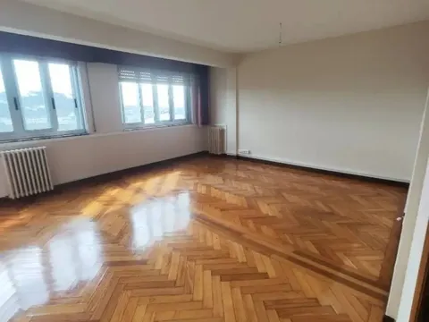 Wohnung 90 m² in Santiago de Compostela