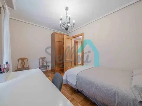 Pis de 84 m² a Oviedo