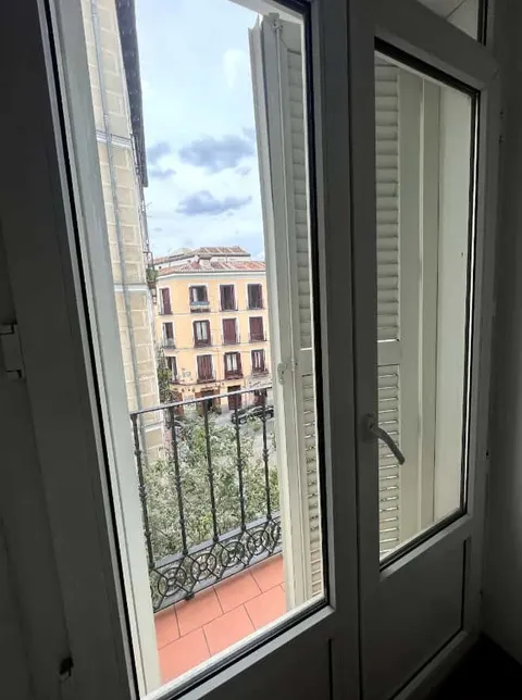 Кімната в оренду, Madrid