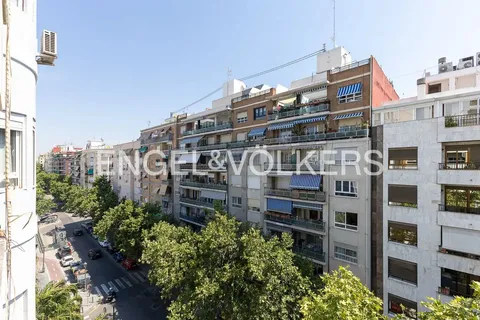 Pis de 98 m² a València
