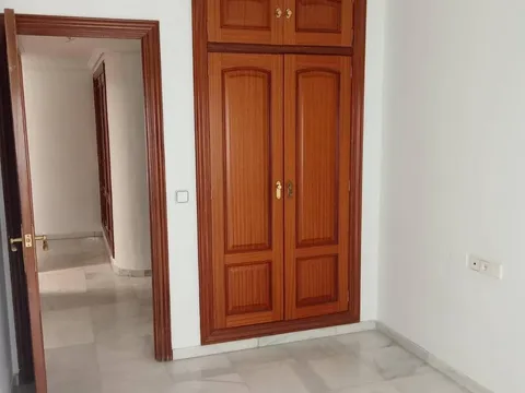 Pis de 75 m² a Còrdova
