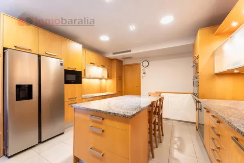 Pis de 800 m² a Pozuelo de Alarcón