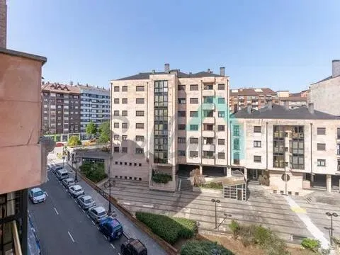 Pis de 68 m² a Oviedo