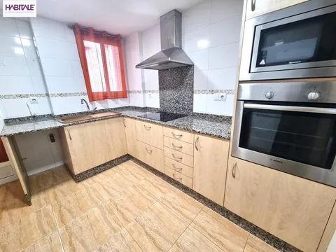 Pis de 100 m² a Montcada