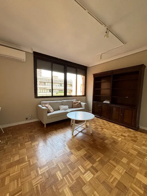 Flat 63 m² in Madrid (2/22)