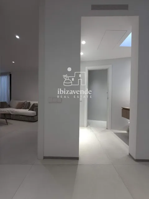 Дом 595 м² в Santa Eulària des Riu