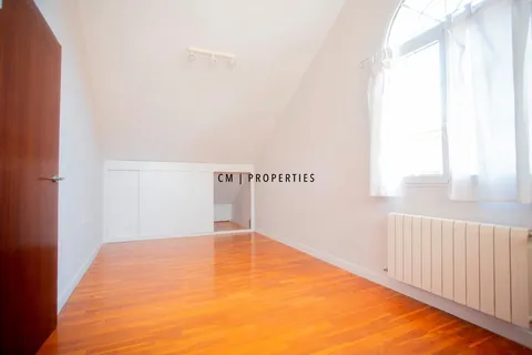 Casa de 239 m² a Paterna