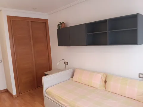 Pis de 81 m² a Oviedo