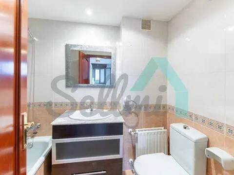 Piso de 77 m² en Oviedo