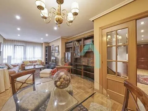 Wohnung 130 m² in Oviedo