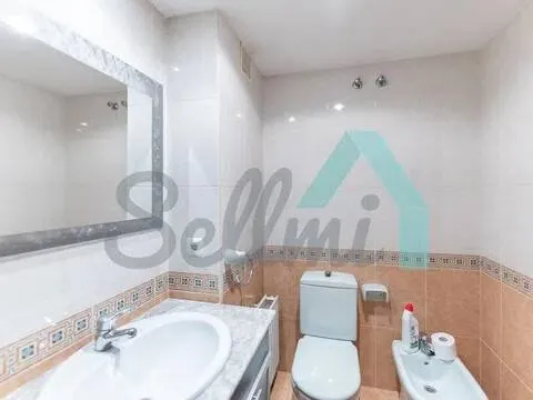 Piso de 77 m² en Oviedo