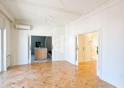 Wohnung 340 m² in Madrid