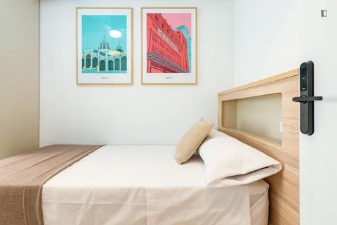 Chambre à louer, Valence