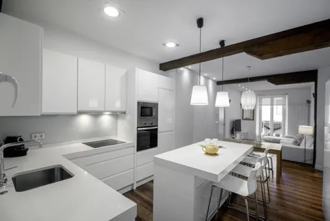 Pis de 90 m² a Sant Sebastià (2/18)