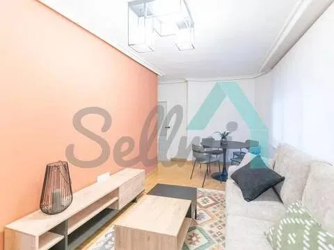 Pis de 83 m² a Oviedo