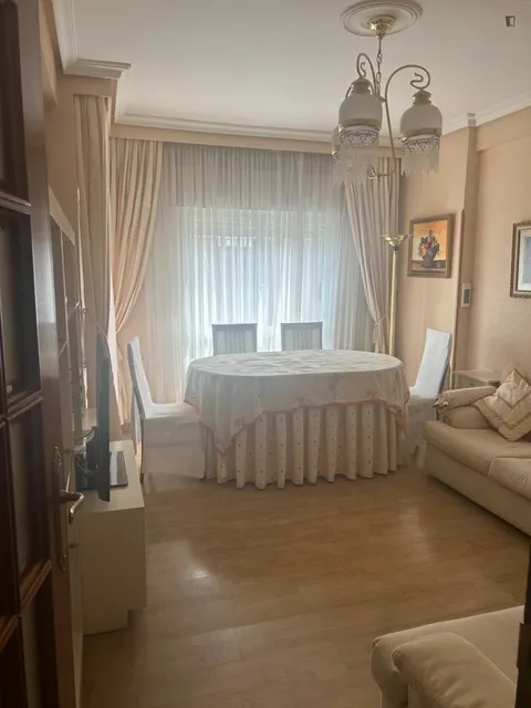 Habitació de lloguer, Villa del Prado
