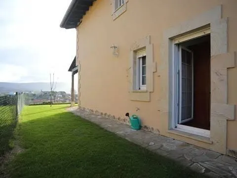 Casa de 216 m² a Udías