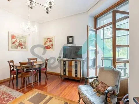 Pis de 82 m² a Oviedo
